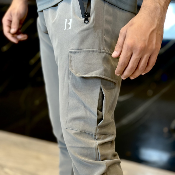 MICRO-STRETCH LONG RIB TROUSER GREY