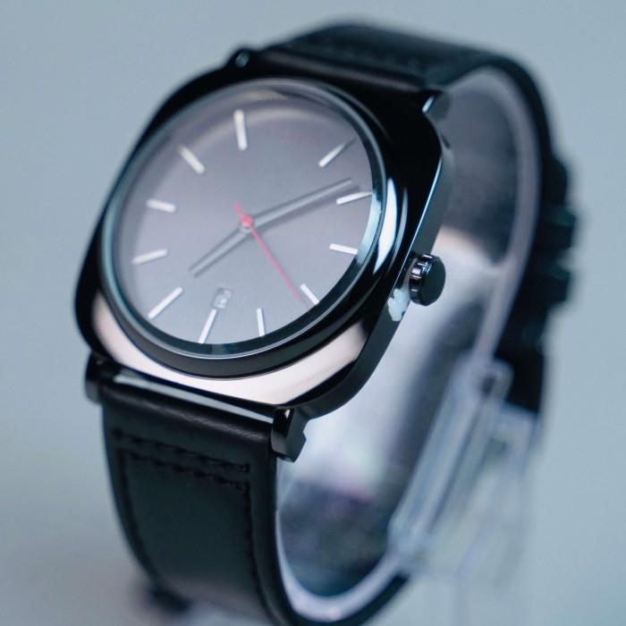 TOMI SQUARE QUARTZ ALL BLACK LEATHER STRAP