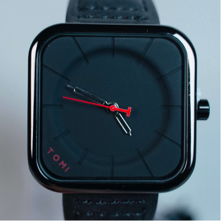 TOMI ALL BLACK SQUARE QUARTZ LEATHER STRAPS