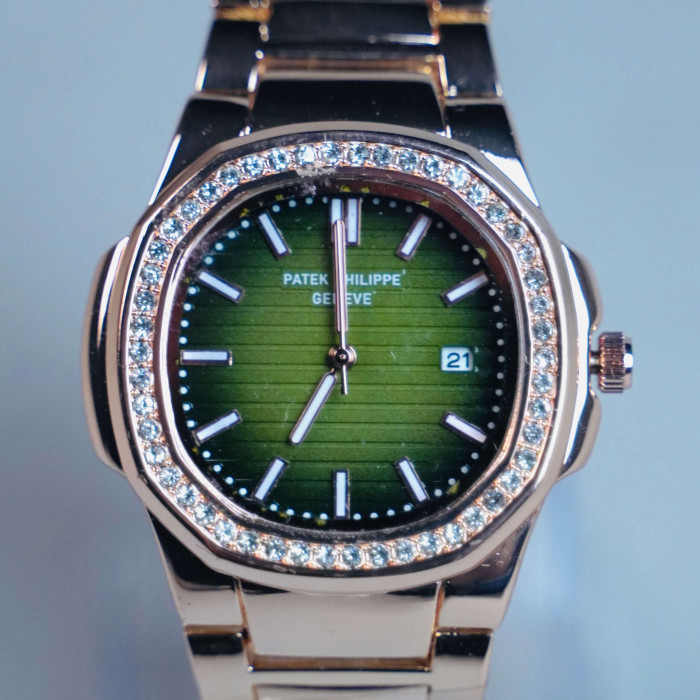 PATEK PHILIPPE DIAMOND BORDER GOLD X BROWN