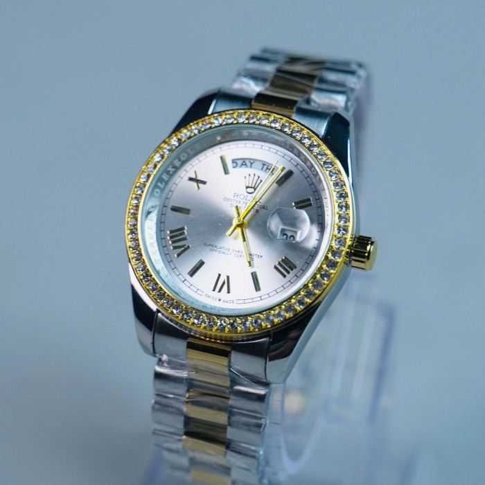 ROLEX SILVER DIAL X GOLD DIAMOND BORDER